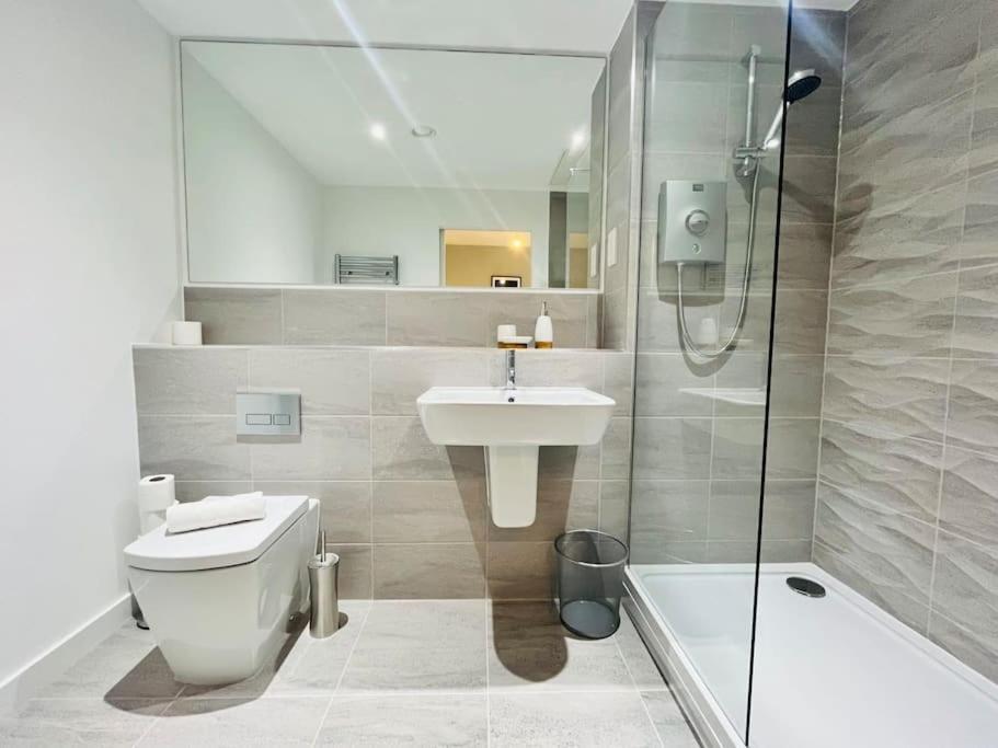 Lovely Studio Apartment With Free Parking Included! Manchester Exterior foto